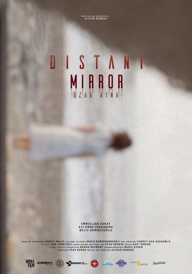 Uzak Ayna filminin afişi