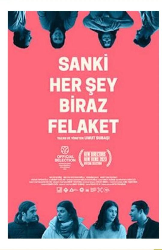 Sanki Her Şey Biraz Felaket filminin pembe zeminli afişi